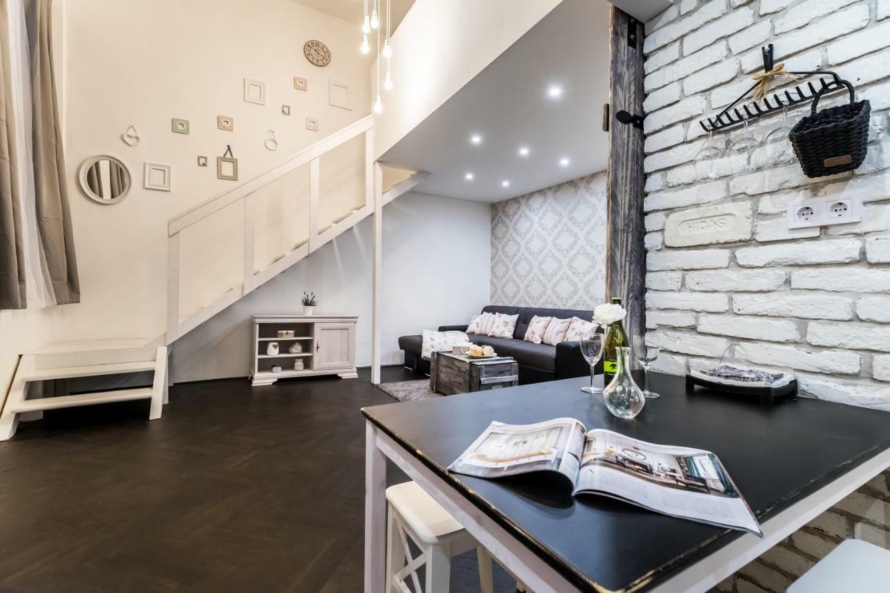 Bpr Vintage Garden Apartment With Terrace & Sauna บูดาเปสต์ ภายนอก รูปภาพ